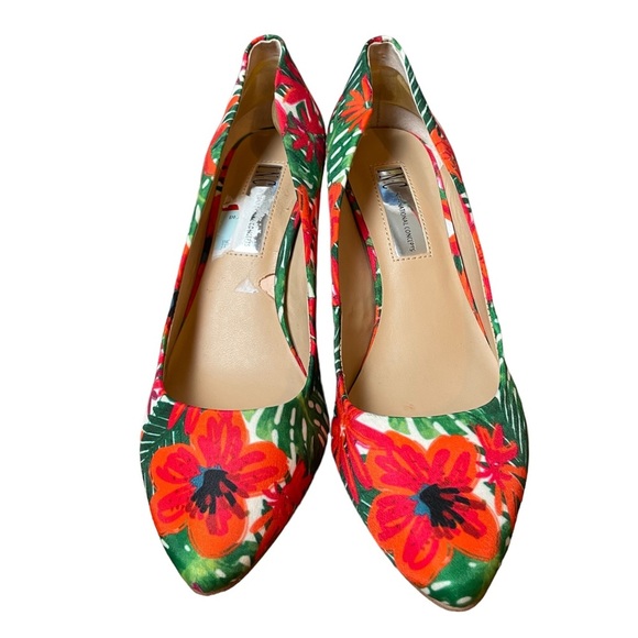 INC floral heels 6 - Picture 6 of 7